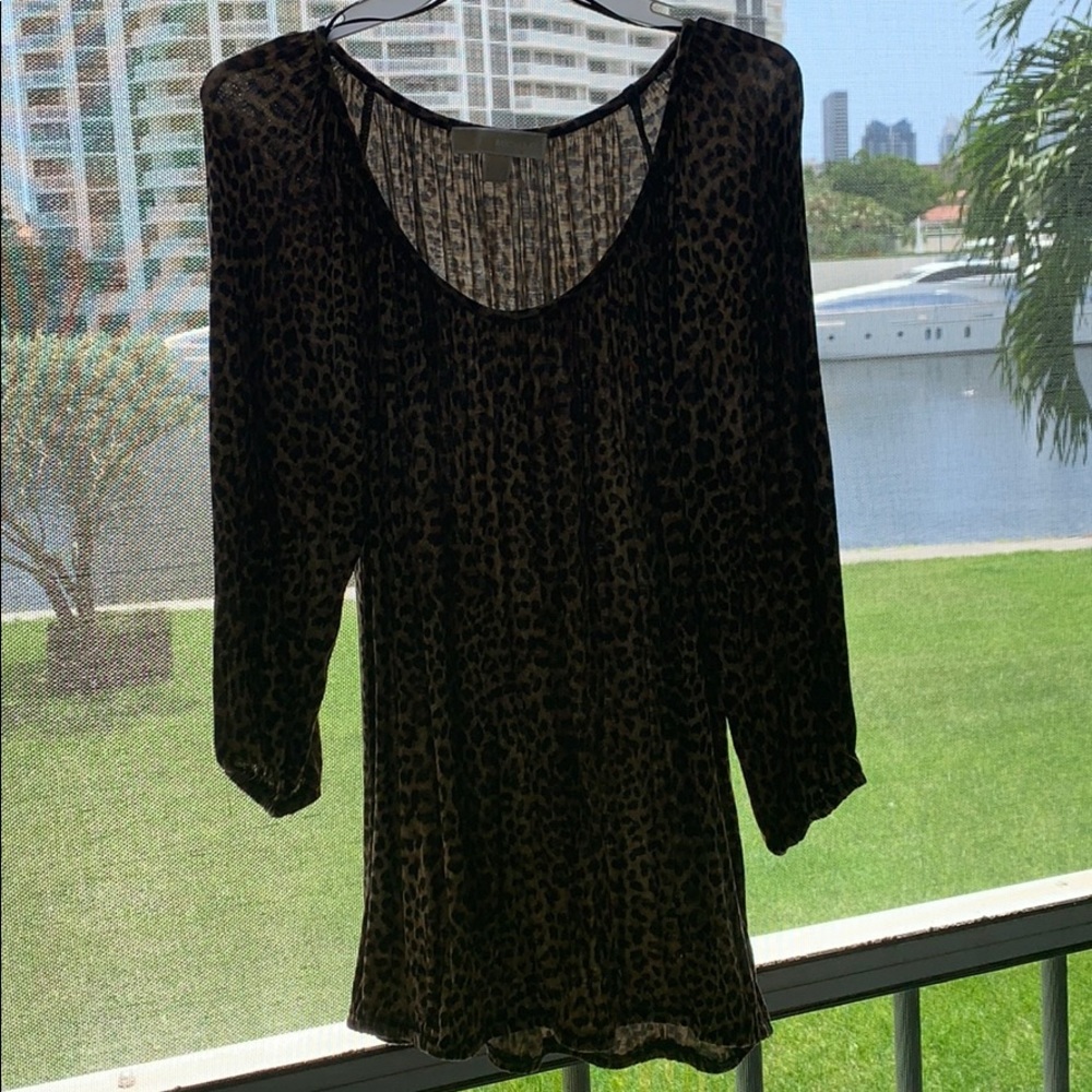 Michael Kors leopard print 3/4 sleeve shirt.
